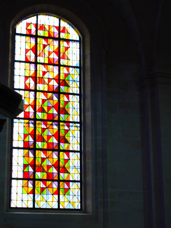 vitrail de l'église Notre-Dame de Chantilly
