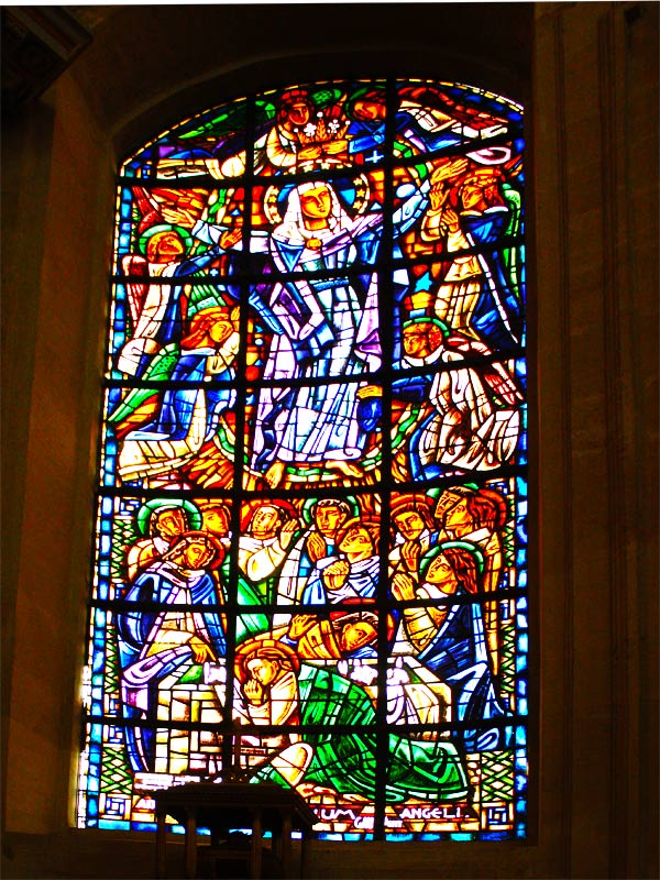 vitrail de l'église Notre-Dame de Chantilly